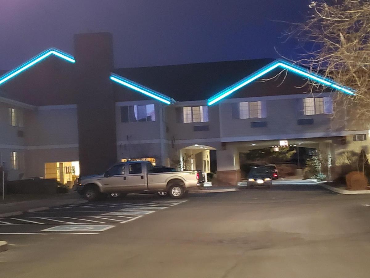 Country Inn & Suites By Radisson, Bend, Or מראה חיצוני תמונה