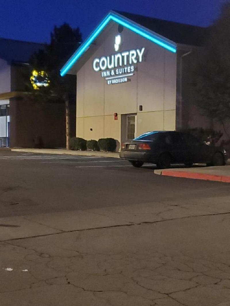 Country Inn & Suites By Radisson, Bend, Or מראה חיצוני תמונה